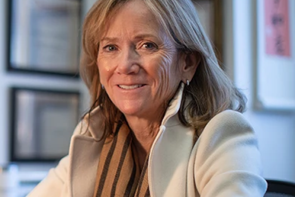 Leslee shaw headshot